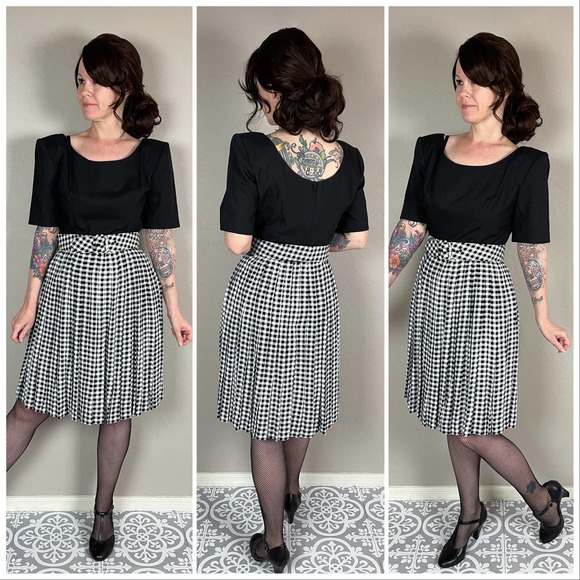 Vintage 1980s Gingham Pleated Fit and Flare Skater Dress - Picture 3 of 8